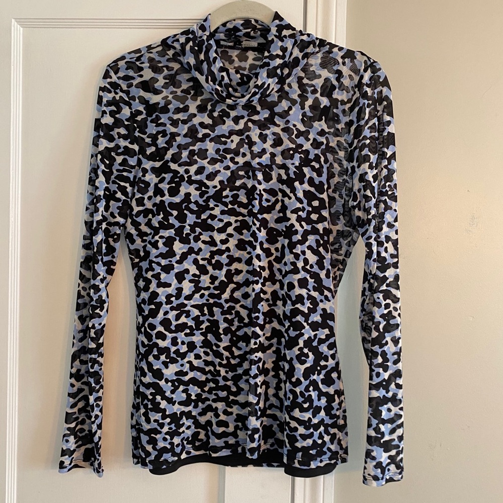White House Black Market lightweight top